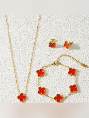 Gold and Red Clover Necklace Stainless Steel